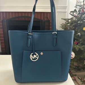 Michael Kors Elegant Blue Tote